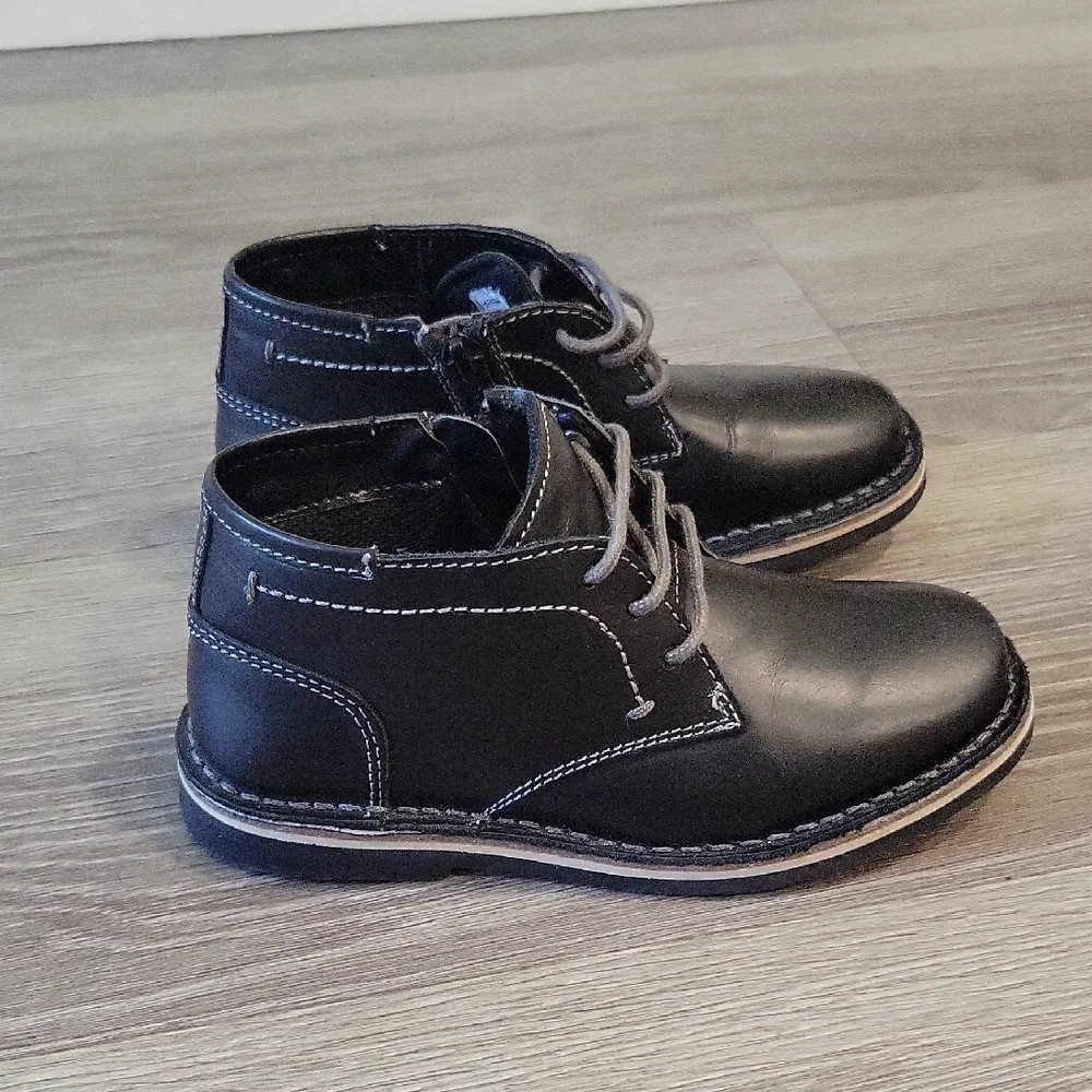 Steve Madden Boy's Harkeen Chukka Boot Size 11T